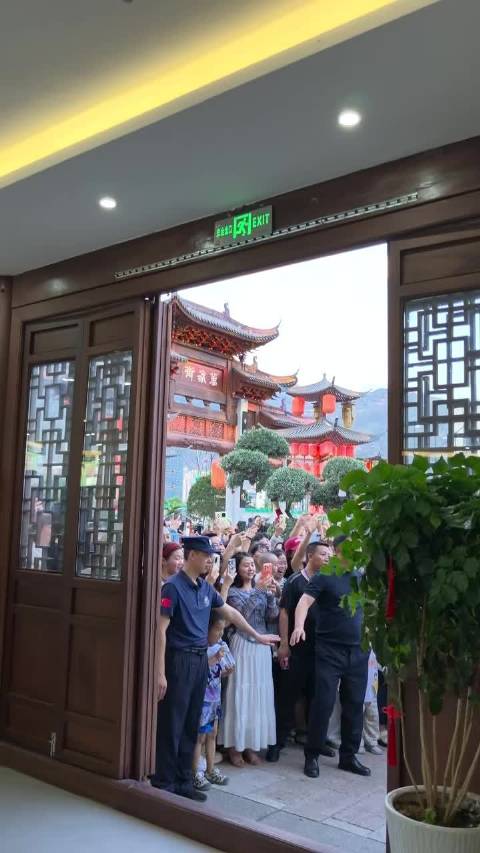 也是见到教主了