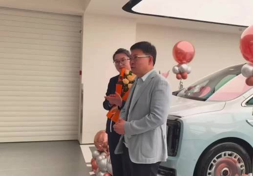 余承东回应问界品牌主导权移交，赛力斯主动提出自营