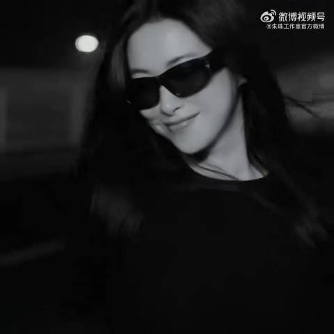 朱珠米兰时装周散发东方女性优雅魅力