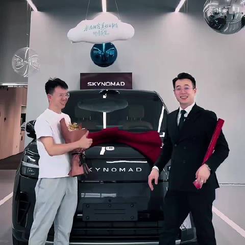 郭二哥为小米澎程车主交付撑场，深情寄语