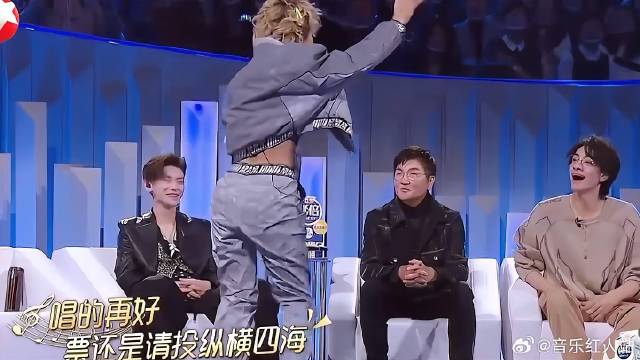 李玟，赞赏黄妈一组却仍想着拉票，操作看呆小鬼！