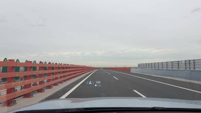 增程车主加油上高速，油箱定期保养是远行底气