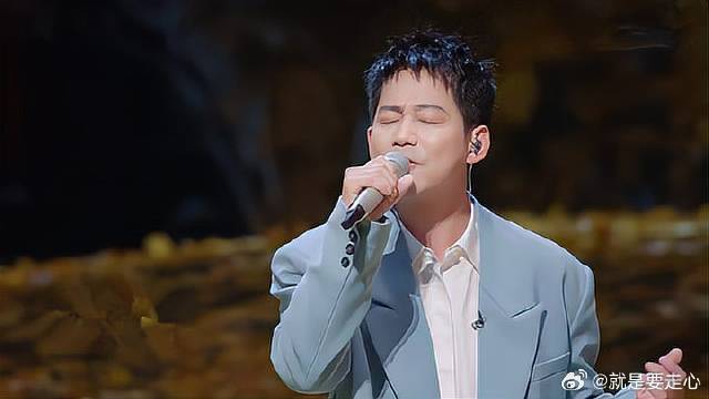 苏醒一首《好大一棵树》 歌声充满力量，不愧是声音高材生