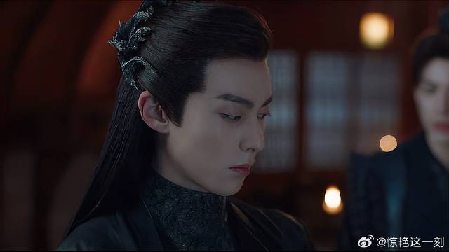 东方青苍三万年没洗澡 被小兰花嫌弃，下秒就当场沐浴