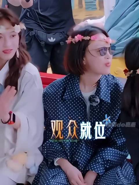 小如好灵动好漂亮哇～一分钟八百个pose根本停不下来，想看成片！