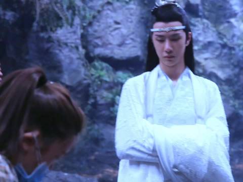 陈情令花絮 啵内心： 放开我战哥的手，让我来擦