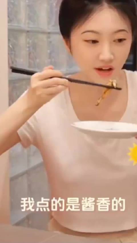 许晴和景甜都是肉感美人，内娱确实不多见