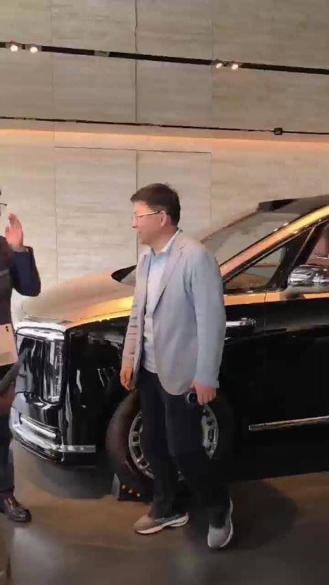 余承东爆料尊界大型豪华SUV明年三月上市