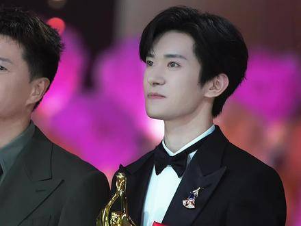 易烊千玺获第38届百花奖最佳男主角