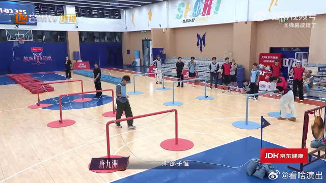 邵子恒1分49秒完成障碍赛，创全场最快
