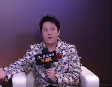 蔡国庆WMA盛典遇黄子弘凡，直言跨代同框很亲切