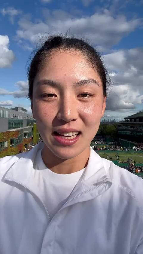王欣瑜晋级温网16强，特意发来视频消息，太可爱了吧！