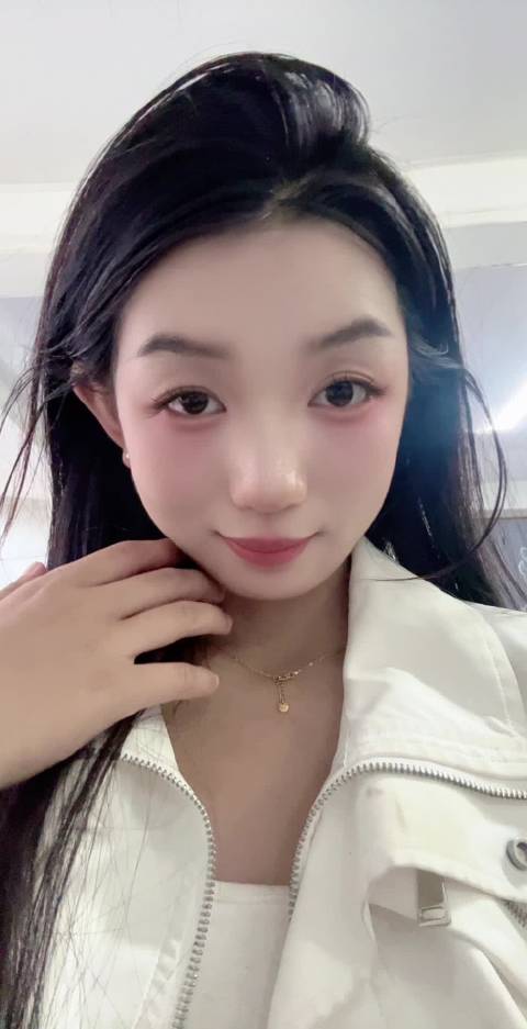 哈哈，贴脸照