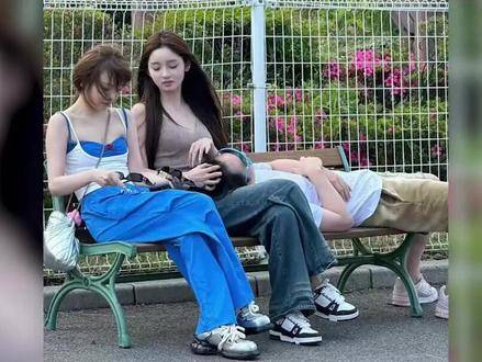 王思聪新恋情浮出水面，女友在豪车中坦言：幸福纯粹是种心境