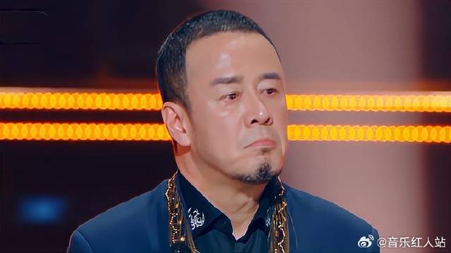 杨坤唱网红歌被骂到黑脸，评委：你咋评价《惊雷》