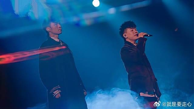 胡彦斌古巨基实力演绎《给给》，互飙高音征服全场！