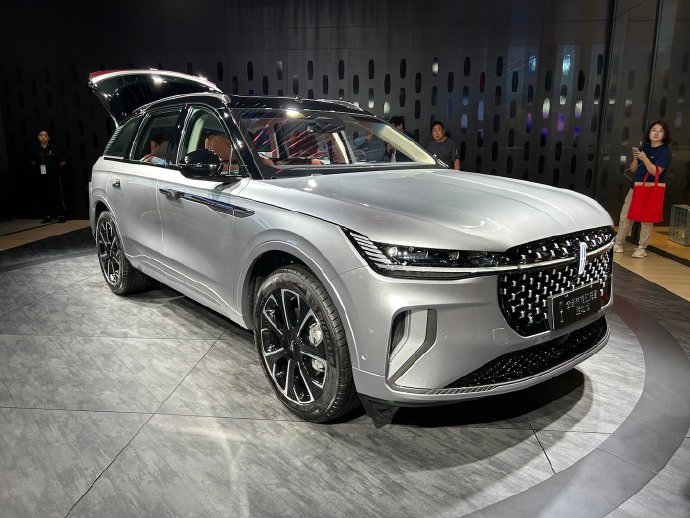 林肯航海家2023款值得买吗？1129km续航对撞21.98万燃油版，3个维度说清+FAQ
