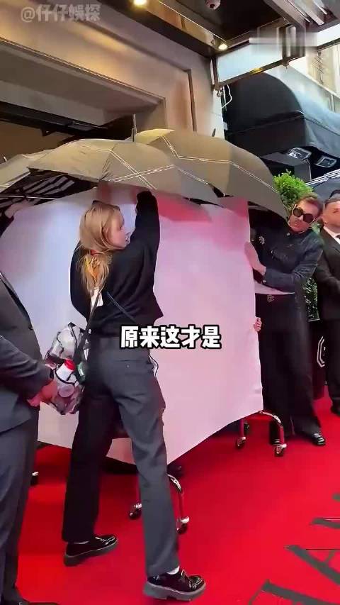 “为何白鹿上班路上总爱打伞？本以为是太过矫情，了解内情才知是我僭越了”