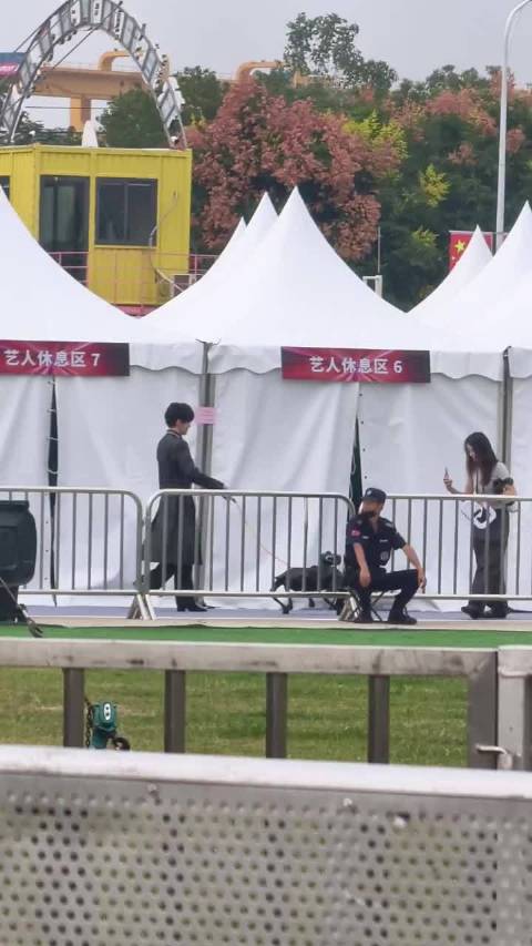驯服难度甚至高于真狗，我们曾舜晞都快不会走路了