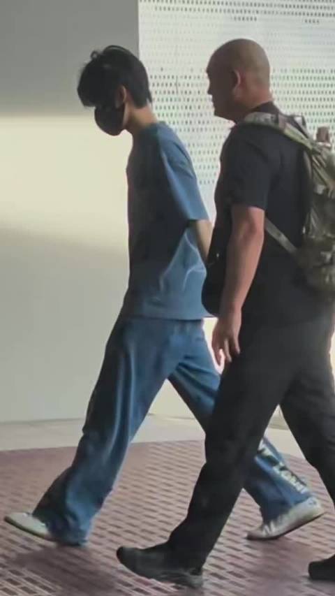 张真源北京出发广西，机场路透录制新综艺