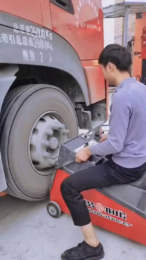 卡车抖动做动平衡乱花钱 动平衡装新轮胎就要做 ···