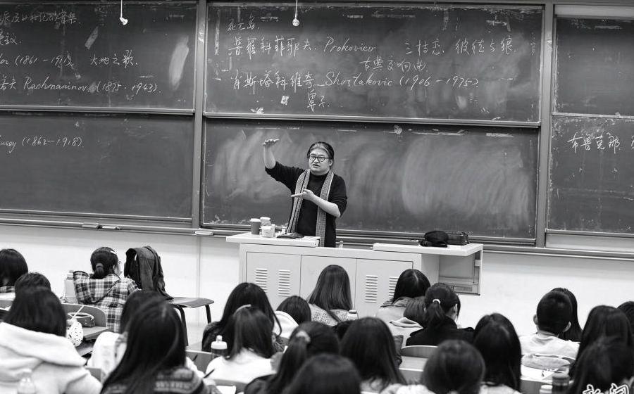 刘欢去世后两小时，死因被编排、韩磊旧案被翻炒，吉克隽逸悼念