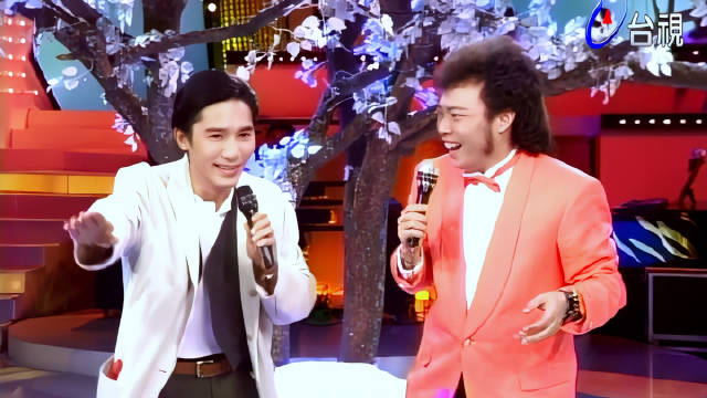 梁朝伟红丝巾魔术原理类似吊钢丝