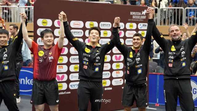 20260927 杜塞尔多夫主场迎战多特蒙德 庆祝胜利时刻