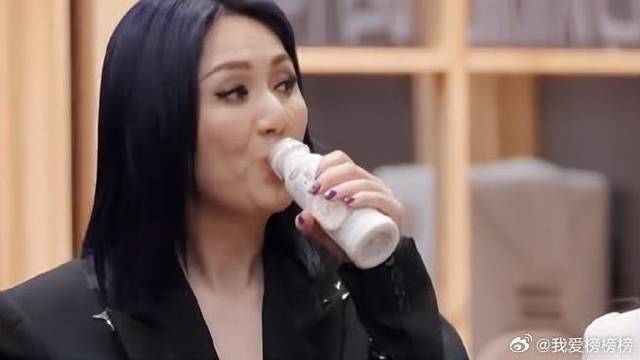开始第三回合演唱，男队派出“双李”，这一场有点刺激啊