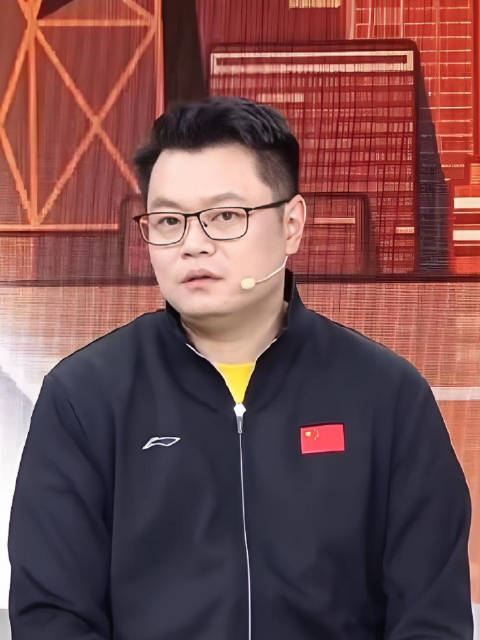 太兴奋了！王曼昱/蒯曼女双夺冠，侯英超连说6个棒，为两人喝彩