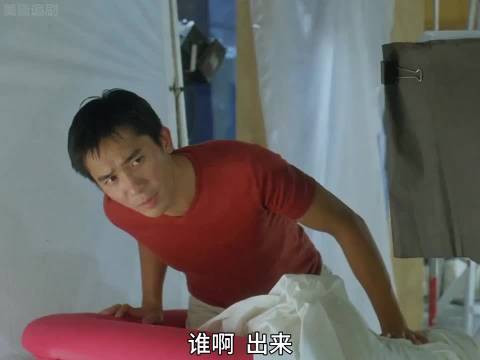 他害怕爱上自己捧红的女孩，谁知终究还是动了心！…