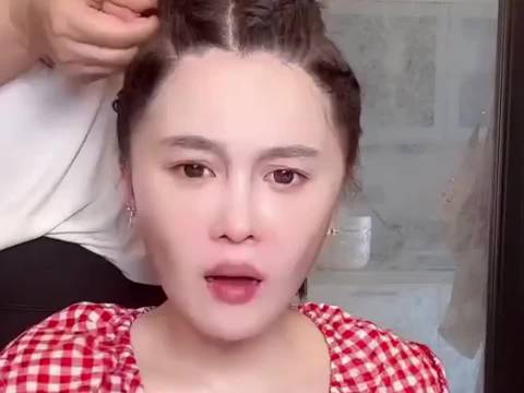 球球笑着怼黑粉太逗了，真是遗传了爸爸赵本山的幽默基因