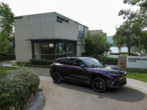 15万新能源SUV底盘好的车型，极狐阿尔法T7自驾好搭档