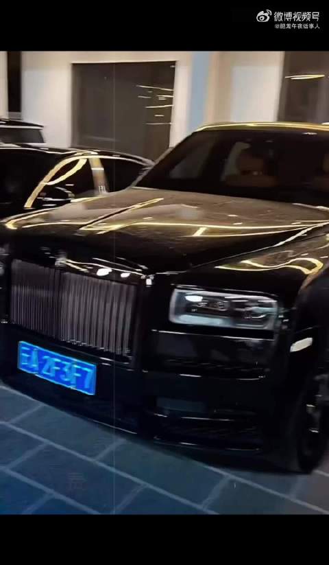 云南达摩的豪车比我内裤都多