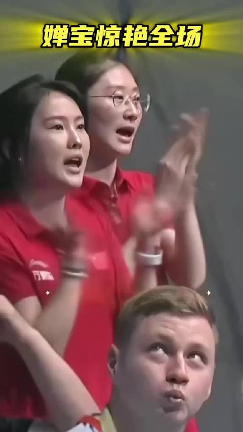 全红婵又上演满分水花消失术，入水几乎没有水花，现场压迫感拉满！…