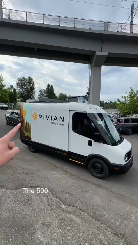北美的Rin移动服务车，长度和宽度都比亚马逊特供EDV700小，不过高度没变…