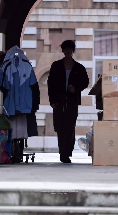 周柯宇今日《小城春色》出妆路透来了，你期待这部剧的播出吗