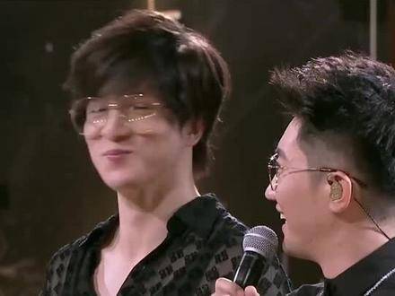 薛之谦用千般妙语调侃金志文的身高——请牢牢记住：金志文身高定格在163cm！