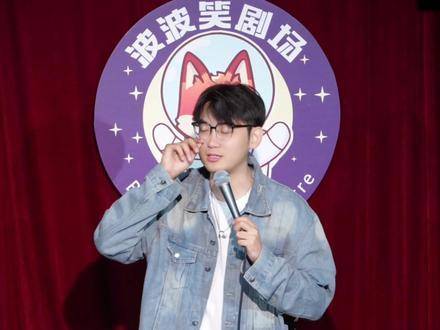 演出现场小姐姐热情推荐长歌行，东北话翻译滕王阁序