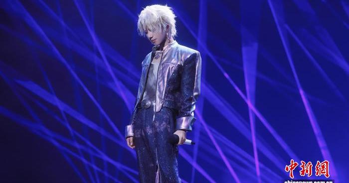 艺术装置、美食售卖、游戏互动 华晨宇南京演唱会打造新体验