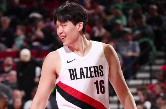 NBA｜开拓者对杨瀚森的前景依然很乐观，新赛季将竞争第三中锋