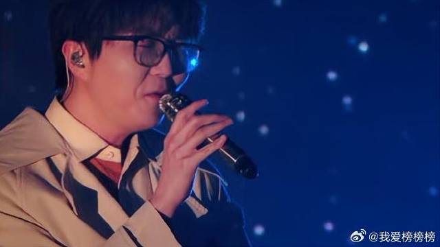 这首歌有很多评价，何炅问他唱得什么人，观众回答东北人