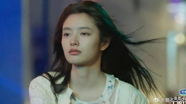 难怪能演成龙的电影 吴镇宇拍的徐若晗太美了，有古早港风女神那味了！