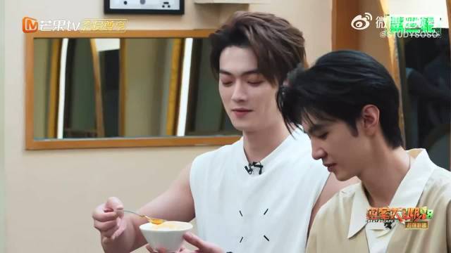 黑暗料理杀伤力拉满，生理反应根本装不出来