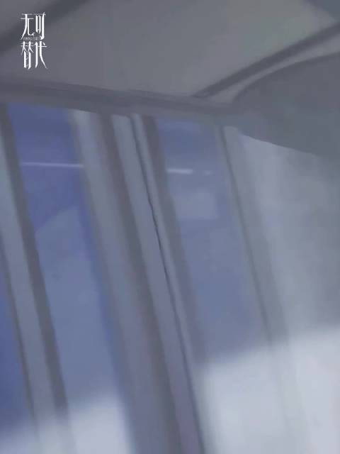 戏里拉扯博弈，戏外一声妹妹，轻松的称呼瞬间拉满年上氛围感，互动感特别真实