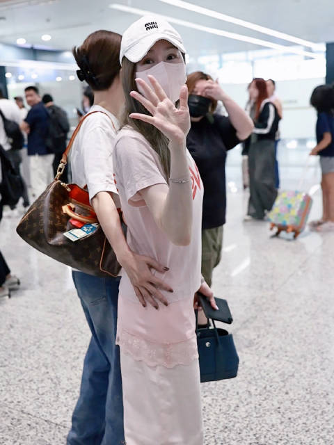 同两天、同两座城市，又和我凌见面了