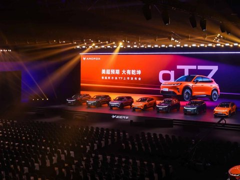 极狐阿尔法T7答：15万左右最佳新能源SUV是哪款？