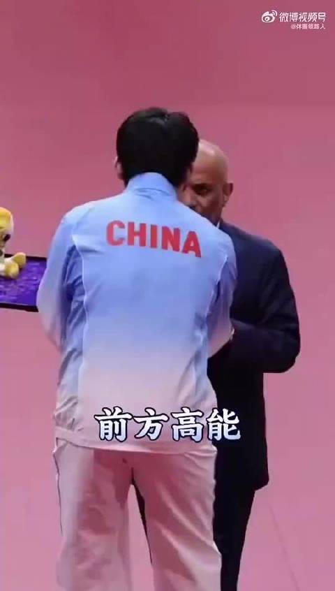 不和谐声音！林诗栋男单颁奖现场被观众喊“林诗栋，打一单！”