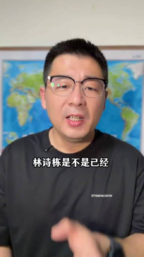王楚钦亚运会男单决赛0比4负林诗栋，却笑了