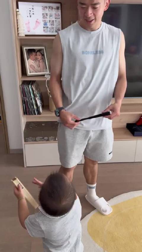 郑思维趁着中秋带着全家回到温州，还晒出了自己的储物室…